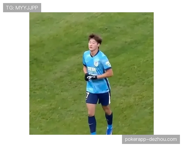 杨铭锐边路冲击力制造威胁 大连青训新星证明自身价值